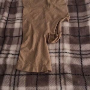 Skims mid thigh high waisted mid thigh sculpt short one leg missing
